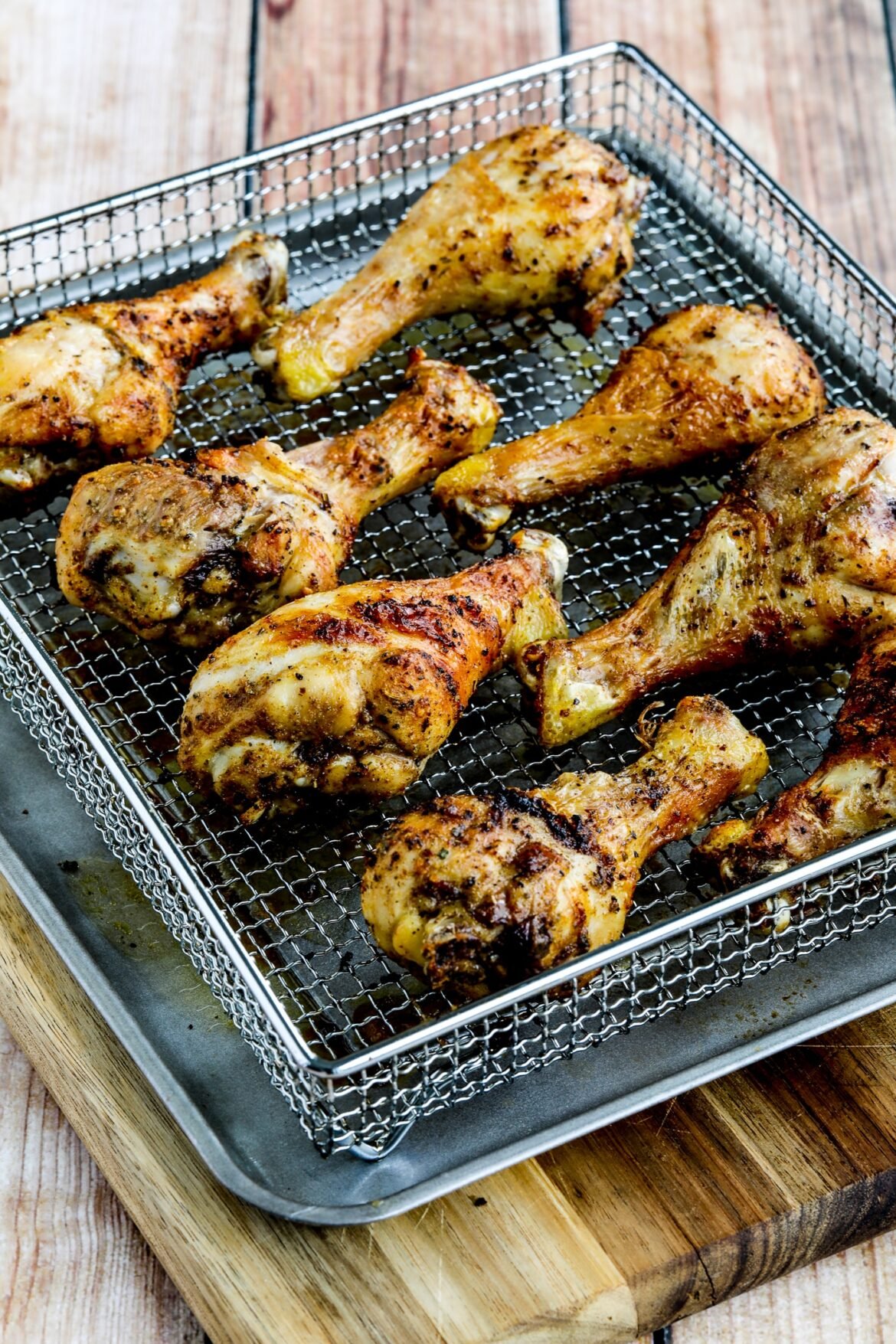 1-1400-air-fryer-chicken-drumsticks.jpg