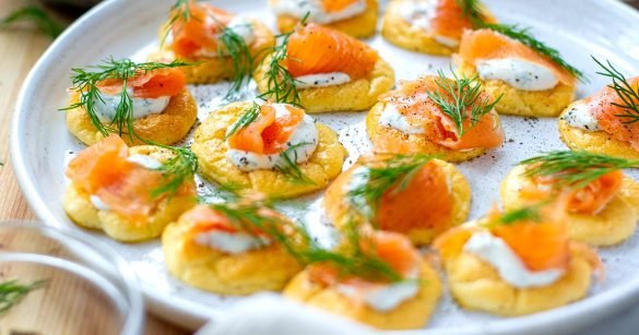 blinis-smoked-salmon-keto-s.jpg